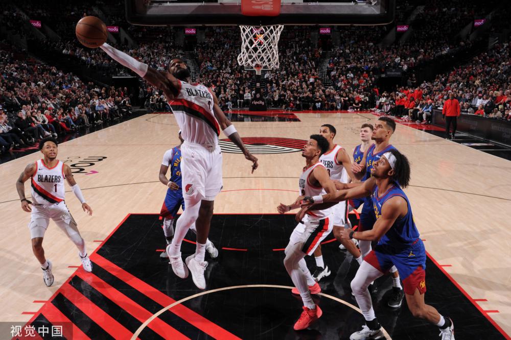 在足球中 在足球中