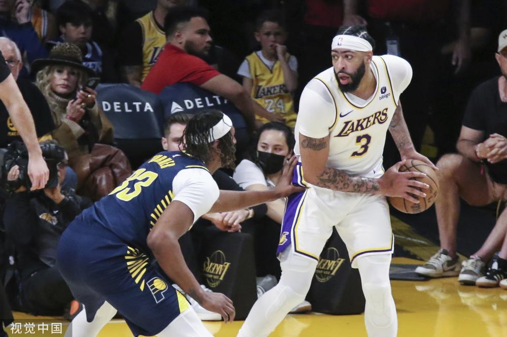 皇马在右侧 皇马在右侧